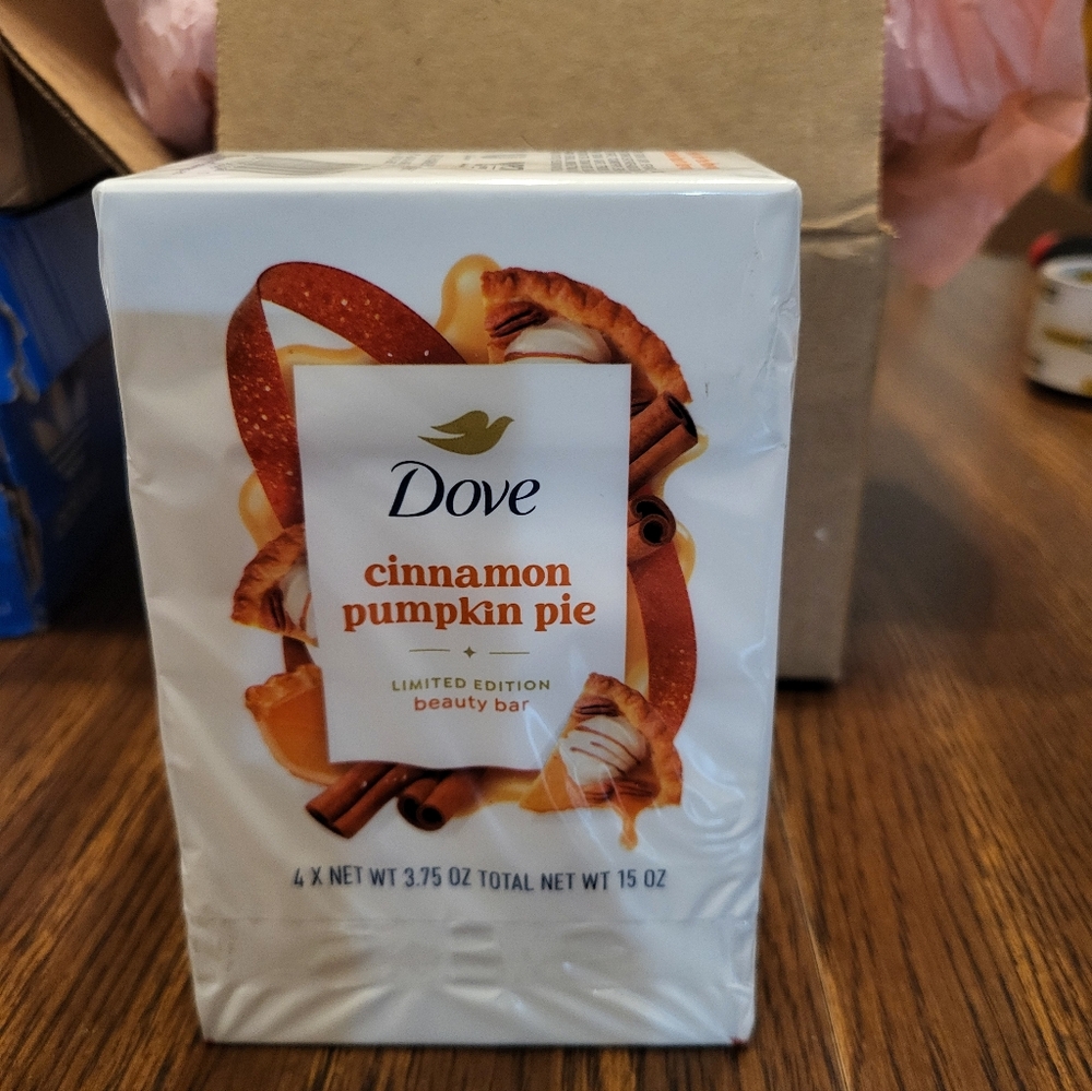 Dove Limited Edition Holiday Bar Soap Cinnamon Pumpkin Pie 4-Pack 15oz